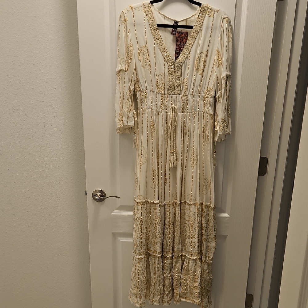 Elegant Long Sleeve Dress in Cream and Gold